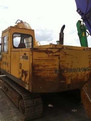 รถแบคโฮ KOMATSU PC120-2 รถแบคโฮ KOMATSU PC120-2