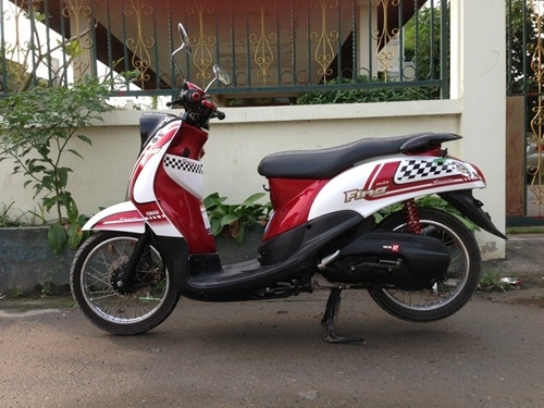 (ขายเเล้วครับส่งทางไปรษณีย์)ขายfino สีเเดงขาวปี2555 (ขายเเล้วครับส่งทางไปรษณีย์)ขายfino สีเเดงขาวปี2555