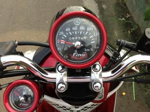 (ขายเเล้วครับส่งทางไปรษณีย์)ขายfino สีเเดงขาวปี2555 (ขายเเล้วครับส่งทางไปรษณีย์)ขายfino สีเเดงขาวปี2555