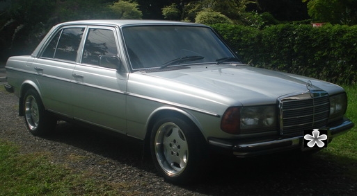 ขาย benz w123 300 D มือเดียว สภาพคลาสสิคสวยๆเหมาะสะสมเดิมๆเครื่องแน่นภายในเยี่ยมไม่มีผุรูปเยอะ ขาย benz w123 300 D มือเดียว สภาพคลาสสิคสวยๆเหมาะสะสมเดิมๆเครื่องแน่นภายในเยี่ยมไม่มีผุรูปเยอะ