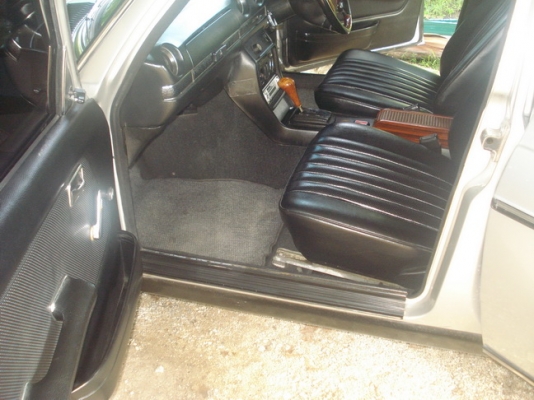 ขาย benz w123 300 D มือเดียว สภาพคลาสสิคสวยๆเหมาะสะสมเดิมๆเครื่องแน่นภายในเยี่ยมไม่มีผุรูปเยอะ ขาย benz w123 300 D มือเดียว สภาพคลาสสิคสวยๆเหมาะสะสมเดิมๆเครื่องแน่นภายในเยี่ยมไม่มีผุรูปเยอะ