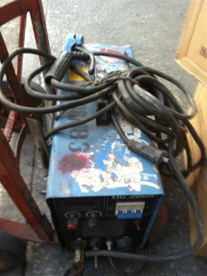 ตู้เชื่อม TIG 300 แอมป์ 2 ระบบ  เชื่อมอาร์กอนได้ด้วย ครับ