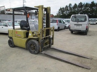 ขายฟอร์คลิฟต์ MITSUBISHI FD25 ( DEISEL ) 2.5 TON FD25 เสายกสูง 3 M ในราคาเบาๆๆ ขายฟอร์คลิฟต์ MITSUBISHI FD25 ( DEISEL ) 2.5 TON FD25 เสายกสูง 3 M ในราคาเบาๆๆ