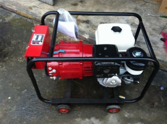 ขายเครื่องปั่นไฟ 220 V. 6 KVA.เชื่อมได้ ขนาดลวด 4 MM ส่งทั่วประเทศ (VDO สาธิตการทำงาน)
