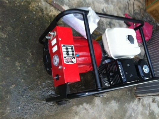 ขายเครื่องปั่นไฟ 220 V. 6 KVA.เชื่อมได้ ขนาดลวด 4 MM ส่งทั่วประเทศ (VDO สาธิตการทำงาน) ขายเครื่องปั่นไฟ 220 V. 6 KVA.เชื่อมได้ ขนาดลวด 4 MM ส่งทั่วประเทศ (VDO สาธิตการทำงาน)