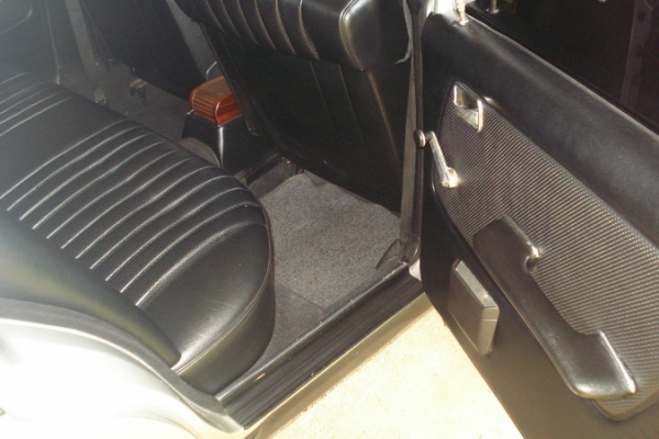 ปรับราคาbenz w123 300 D มือเดียว สภาพคลาสสิคสวยๆเครื่องแน่น