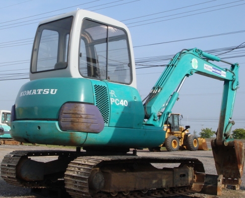 รถขุด PC40-7 มีเก๋ง โทร.0927826142,034886118 www.patanamachine.com