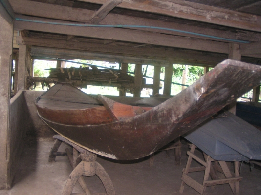 เรือไม้สัก (เรือพายม้า) เรือไม้สัก (เรือพายม้า)