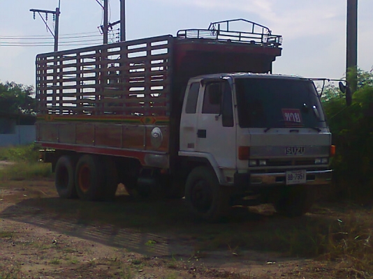 ขายด่วน..รถสิบล้อเพลาเดียว ISUZU 175 hp.