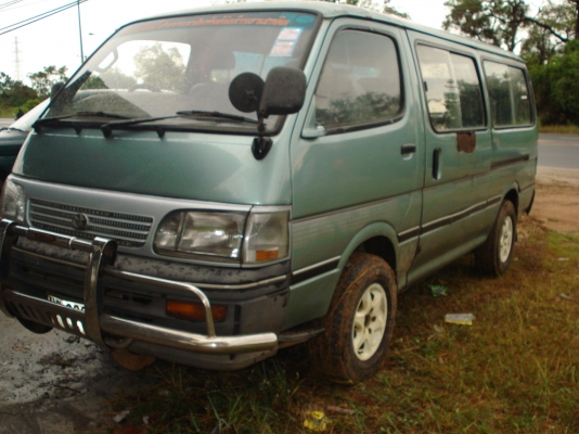 TOYOTA HIACE ปี38 เครื่อง3L 2800 เครื่องดี ช่วงล่างพอใช้ เอกสารครบพร้อมโอน ราคาต่อรองได้อีก