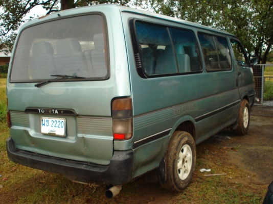 TOYOTA HIACE ปี38 เครื่อง3L 2800 เครื่องดี ช่วงล่างพอใช้ เอกสารครบพร้อมโอน ราคาต่อรองได้อีก