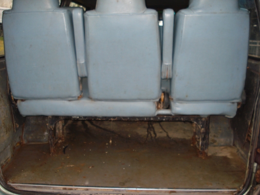 TOYOTA HIACE ปี38 เครื่อง3L 2800 เครื่องดี ช่วงล่างพอใช้ เอกสารครบพร้อมโอน ราคาต่อรองได้อีก