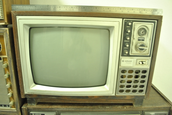 ขาย TV โบราณเก่า คลาสสิค กว่า 30 เครื่อง เอาไว้ตกแต่งบ้าน ร้าน ครับ ขาย TV โบราณเก่า คลาสสิค กว่า 30 เครื่อง เอาไว้ตกแต่งบ้าน ร้าน ครับ