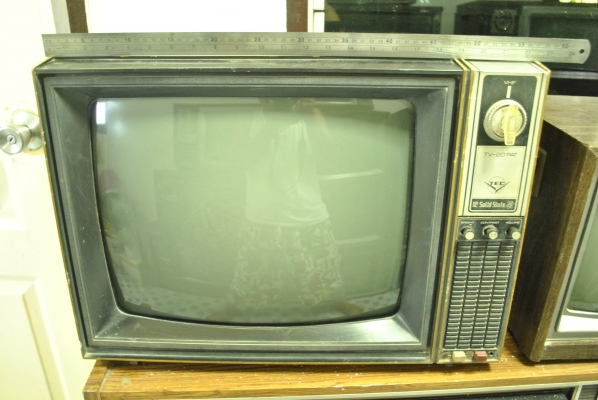 ขาย TV โบราณเก่า คลาสสิค กว่า 30 เครื่อง เอาไว้ตกแต่งบ้าน ร้าน ครับ ขาย TV โบราณเก่า คลาสสิค กว่า 30 เครื่อง เอาไว้ตกแต่งบ้าน ร้าน ครับ