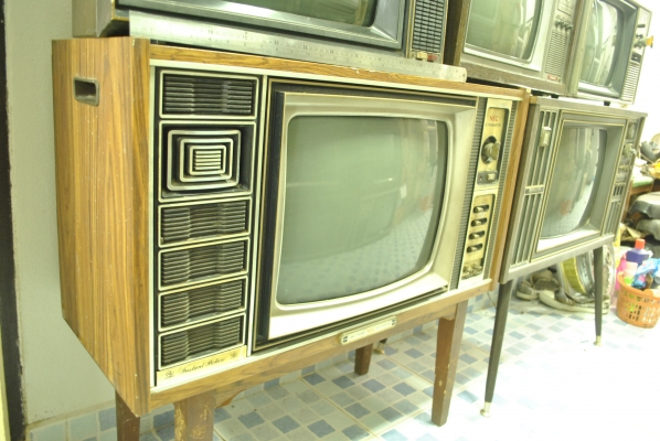 ขาย TV โบราณเก่า คลาสสิค กว่า 30 เครื่อง เอาไว้ตกแต่งบ้าน ร้าน ครับ ขาย TV โบราณเก่า คลาสสิค กว่า 30 เครื่อง เอาไว้ตกแต่งบ้าน ร้าน ครับ