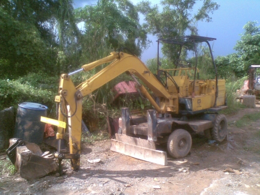 ต้องการขายรถขุดล้อยาง YB 1200 (PC30)