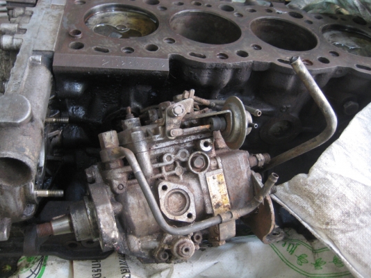 ขายปั้มดีเซลเครื่อง 2L ซื้อมาใช้แต่ท่อนล่างครับ ไม่รู้เก็บไว้ทำไม