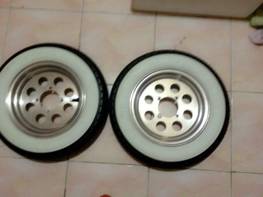 ขายล้อกอลิล่า ขอบ 10" ยางแก้มขาวดอกเต็ม
