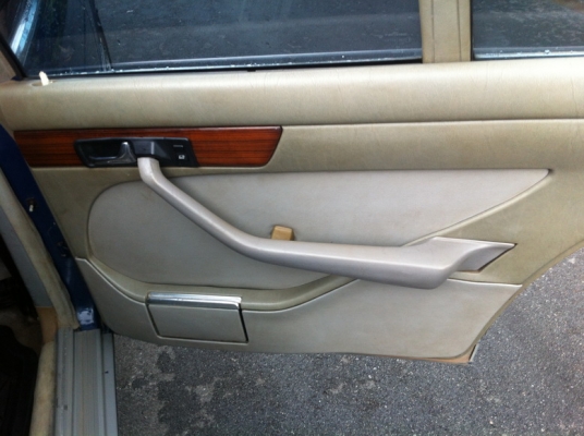 ขายรถ BENZ 500 SEL เครื่อง 2J แก็สแล้วทะเบียนสวย