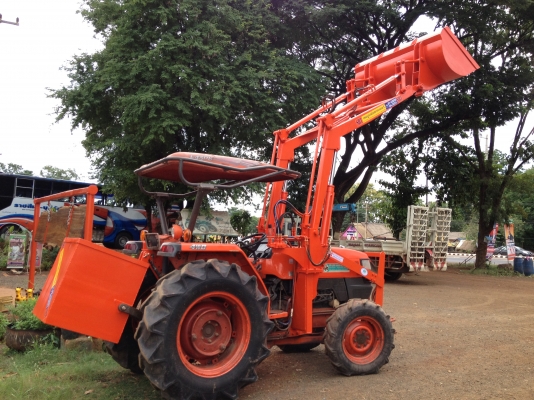 คีบอ้อย คูโบต้า ยันมาร์ รถไถเล็ก ทุกรุ่น ทุกยี่ห้อ เปลี่ยนปากตักได้