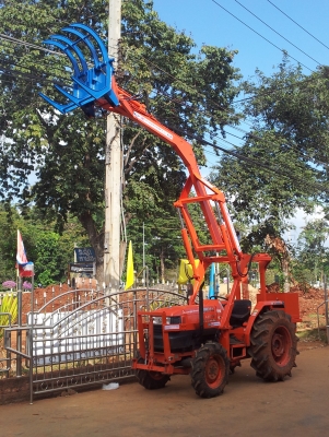คีบอ้อย คูโบต้า ยันมาร์ รถไถเล็ก ทุกรุ่น ทุกยี่ห้อ เปลี่ยนปากตักได้ สมบูรณ์แทรคเตอร์