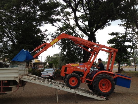 คีบอ้อย คูโบต้า ยันมาร์ รถไถเล็ก ทุกรุ่น ทุกยี่ห้อ เปลี่ยนปากตักได้ สมบูรณ์แทรคเตอร์