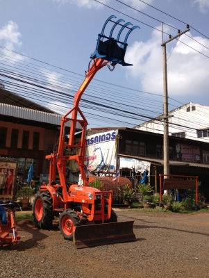 คีบอ้อย คูโบต้า ยันมาร์ รถไถเล็ก ทุกรุ่น ทุกยี่ห้อ เปลี่ยนปากตักได้ สมบูรณ์แทรคเตอร์