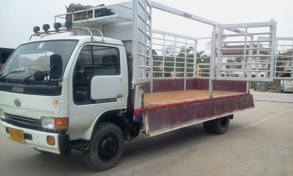 รถบรรทุก 6 ล้อ ยาว 5.5 เมตร เปิดข้างได้