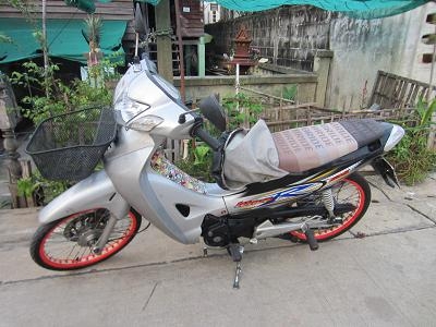 ขายฮอนด้าเวฟ 125ครับ  15900