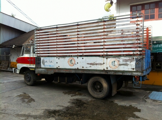 ขาย HINO  KL  ทะเบียนกรุงเทพฯ รถบรรทุก 6 ล้อ กระบะไม้สภาพดี พร้อมใช้งาน