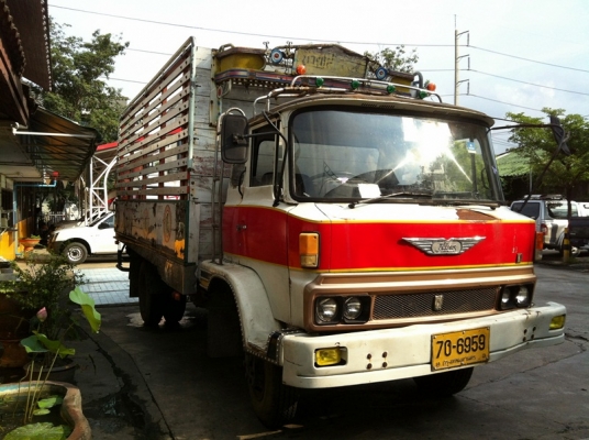 ขาย HINO  KL  ทะเบียนกรุงเทพฯ รถบรรทุก 6 ล้อ กระบะไม้สภาพดี พร้อมใช้งาน