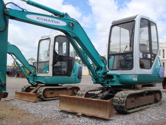 รถขุด PC30-7 มีเก๋ง โทร.0927826142,034886118 www.patanamachine.com รถขุด PC30-7 มีเก๋ง โทร.0927826142,034886118 www.patanamachine.com