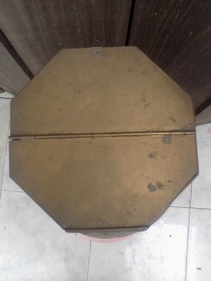 กล่องทองเหลือง รูปทรงแปดเหลี่ยม ใส่เครื่องประดับ กล่องทองเหลือง รูปทรงแปดเหลี่ยม ใส่เครื่องประดับ