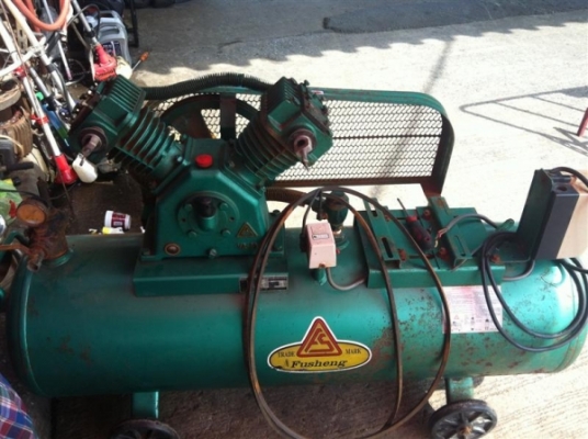 ขายปั๊มลม3 HP  165 ลิตร มือสองขายตามสภาพครับ