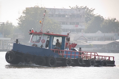 ขาย : เรือลากจูง ผลัก ดัน  ขนาดกว้าง 3 m ยาว 8 m สูง 3 m