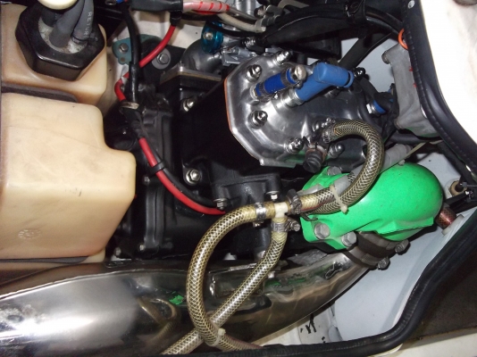 ขายเจ็ตสกี kawasaki 650 x2 แบบกึ่งนั่งกึ่งยืน สภาพสวยใช้น้อยมาก มีของแต่งหลายอย่าง