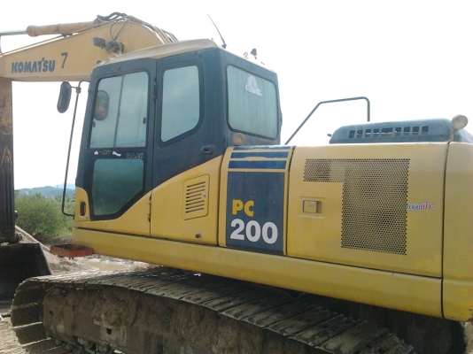 ขายด่วน!! KOMATSU PC200-7 8,000ชม. สภาพสวยค่ะ