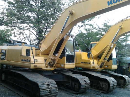 ขายด่วน!! KOMATSU PC200-7 8,000ชม. สภาพสวยค่ะ