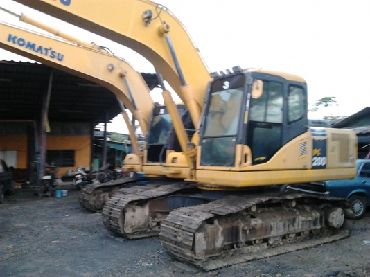 ขายด่วน!! KOMATSU PC200-7 8,000ชม. สภาพสวยค่ะ
