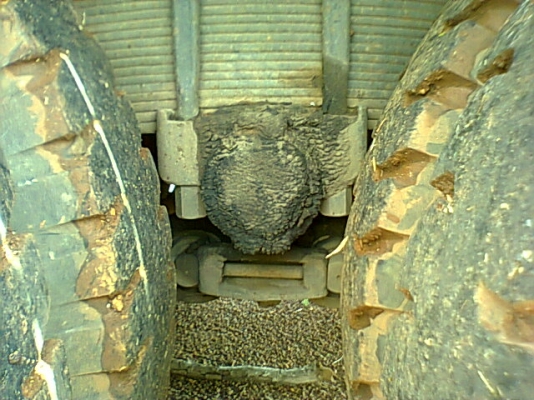 10 ล้อหน้ายาวเพลาเดียว เครื่อง EH700 168 แรงม้า ช่วงล่าง ROCKY ลูกหมากร้อย เสื้อเพลา FUSO เกียร์ JCM 6 เกียร์