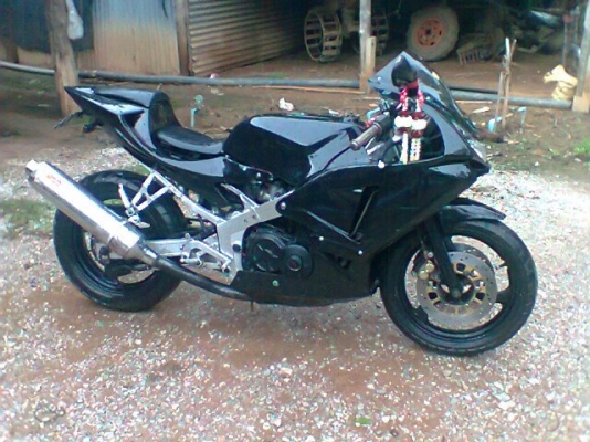 รูปภาพ ขายGSX 400.... มีเล่ม ป้ายทะเบียนพร้อมชุดโอนลอย โทร0850530487