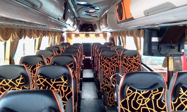 ขายรถทัวร์ 2 ชั้น scania สีแดง