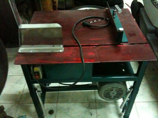 ขายแท่นตัดอลูมิเนียม (รุ่นไมค์ ภิรมพร ยาใจคนจน) 10 นิ้วพร้อมมอเตอร์ 1 HP (ของใหม่ครับใบตัดต้องซื้อเพิ่ม)จัดส่งได้ทั่วประเทศครับ