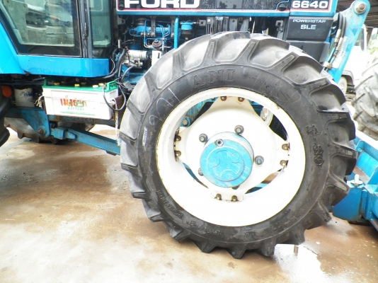 ขายFORD 6640 คานหน้าคาราโร่ 2 เพลา ใบมีดดันหน้า CMT 80\%