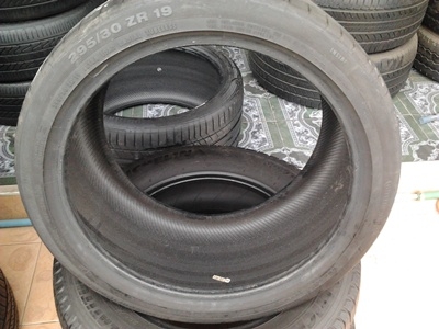 ขายยาง295/30/19 ปี 0711 Continental 1 คู่