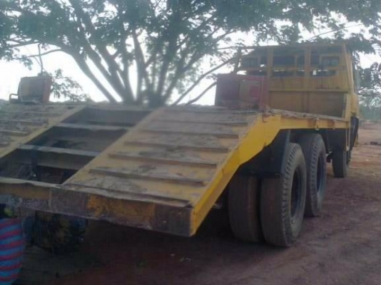 HINO F17 เครื่อง 240 HP 6SD1 รถหางปลาสิบล้อ 2 เพลา ใช้ลาก 320 ได้เลยครับ วางหัวเก๋ง HINO FR ลงเล่มครบถูกต้อง เครื่องยนต์ 240 แรงของ ISUZU แห้งดีแรงดี ภายในเก๋งสวยครบ พวงมาลัยเพาเวอร์ เบรคทริ๊ปฟี้ ช่วงล่างคัชซีไม่มีแตกบวม พร้อมบรรทุกพร้อมใช้งานได้เลย เอกสา