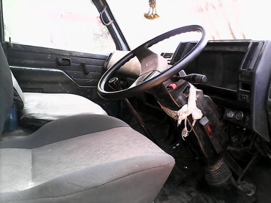 ขายรถ115แรงยาว 5.5เมตร มีสโลแชชซีNPR59Lxxxxxx ราคา365000บาท ขอลดราคาครับ345000 บาท ยากขายด่วน