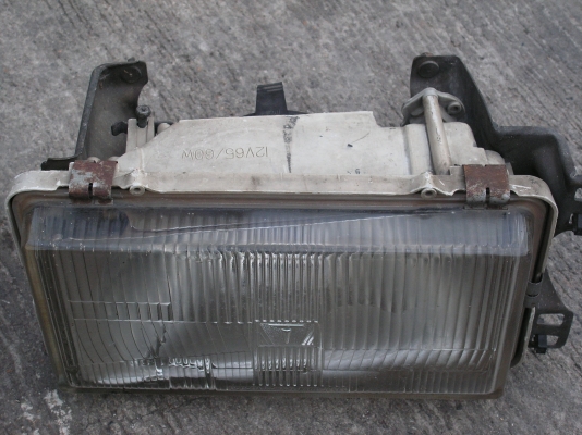 โคมไฟหน้าโตโยโต้ โคมไฟหน้าโตโยโต้