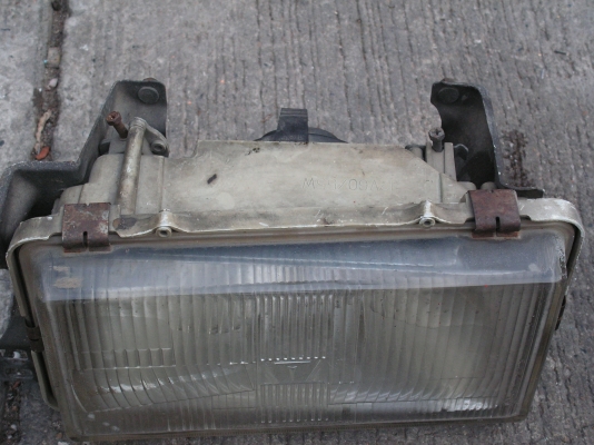 โคมไฟหน้าโตโยโต้ โคมไฟหน้าโตโยโต้