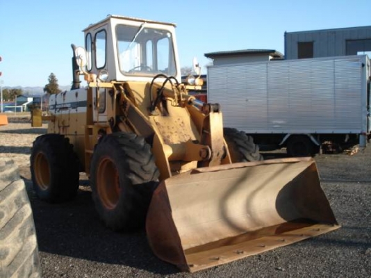 510 # 16137 : รถตักล้อยาง Komatsu รอนำเข้า T.กุ้ง:TOS:081-3062283